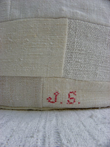 Bossa de patchwork with antique embroidery.