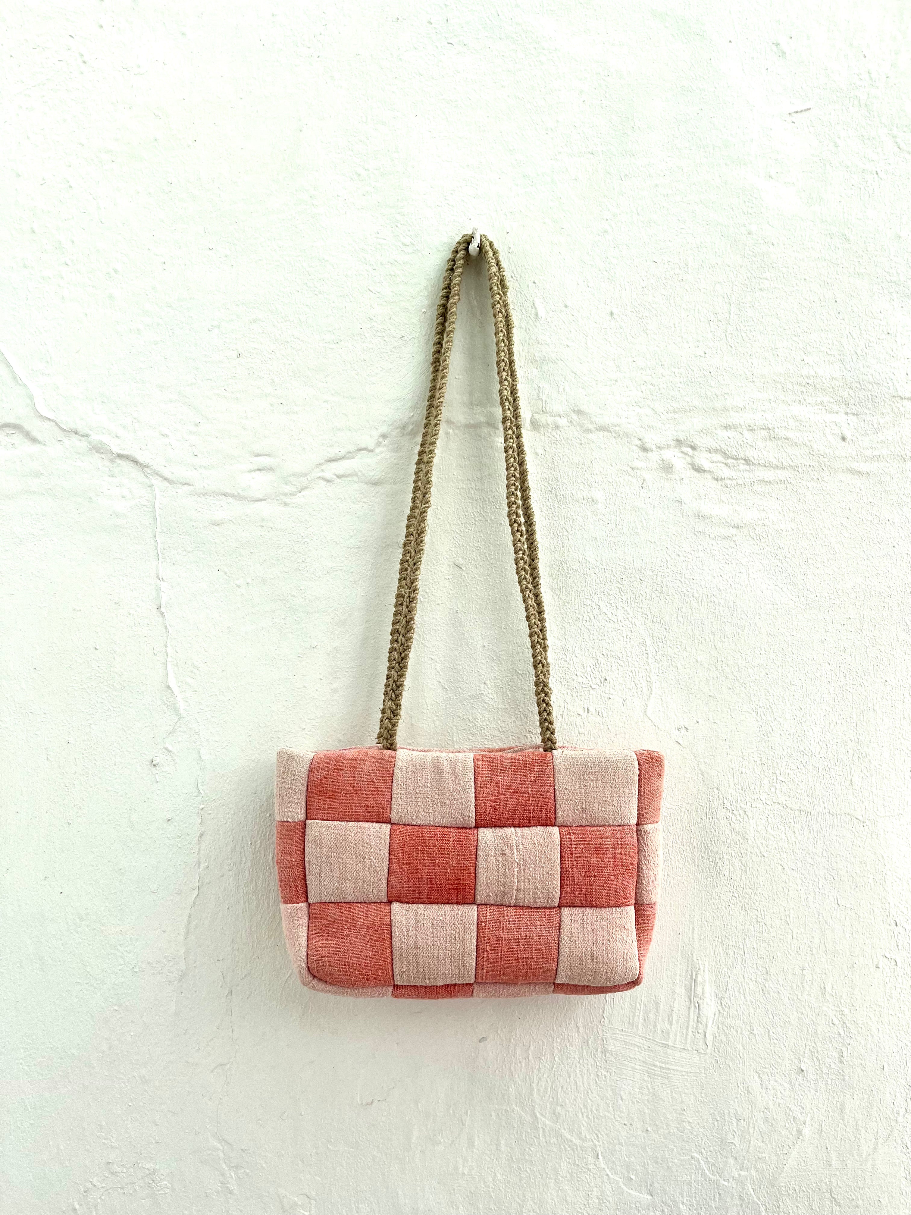 “The rubia i cotxinilla chess bag”