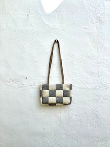 “The ortiga i henna bag”