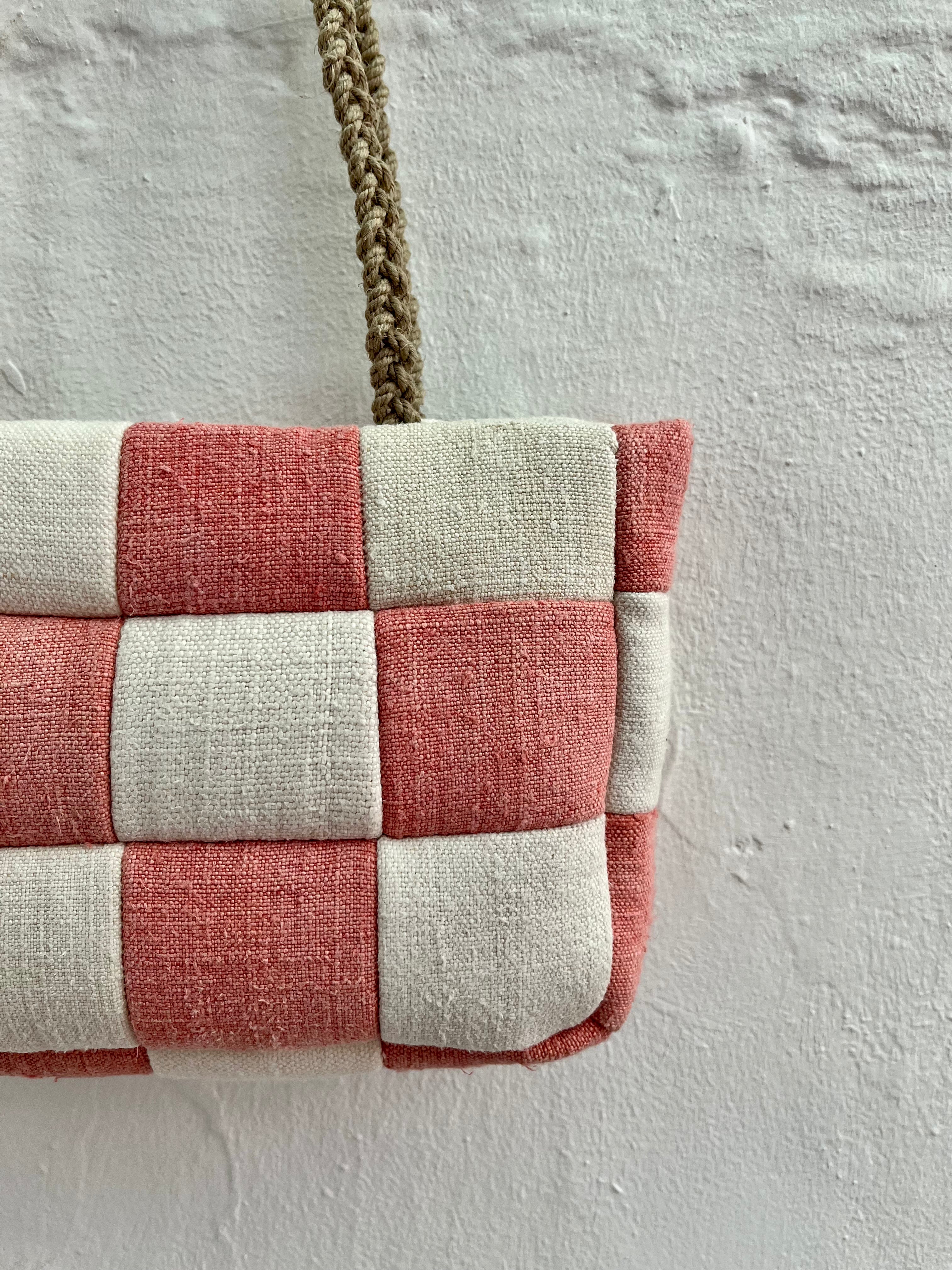 “The rubia tinctorum chess bag”