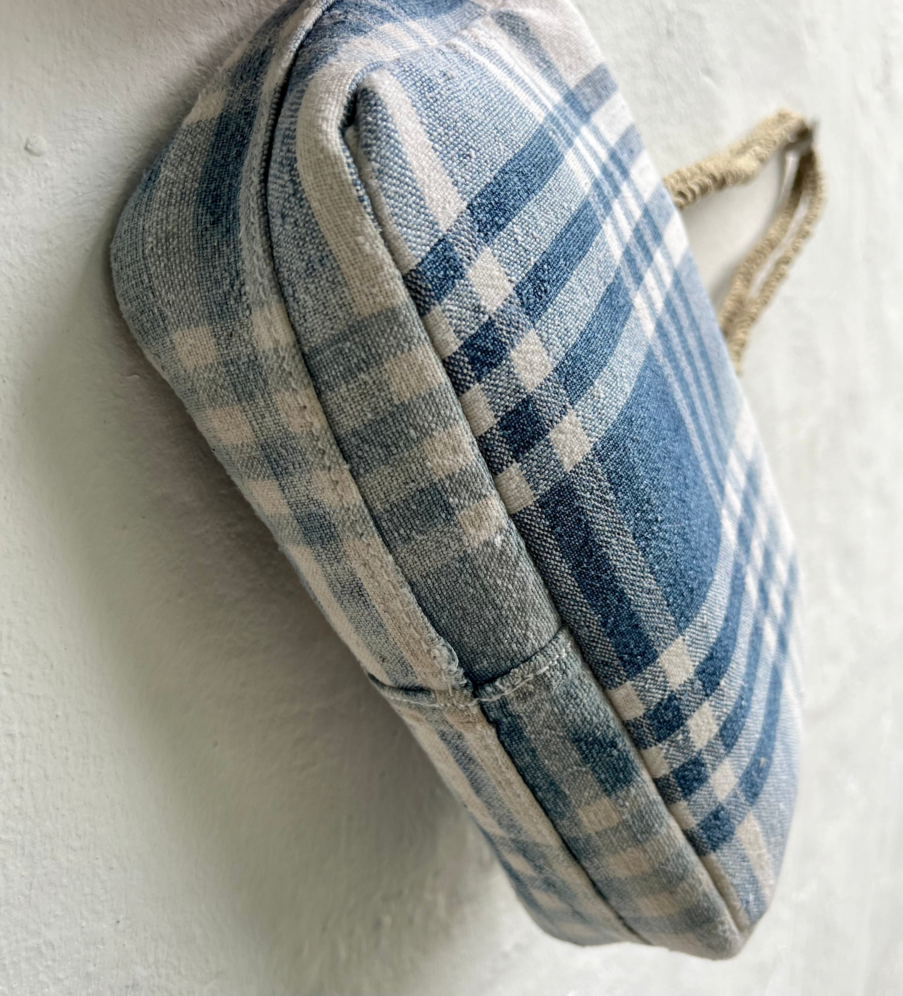 “The pedàs de quadres bag”