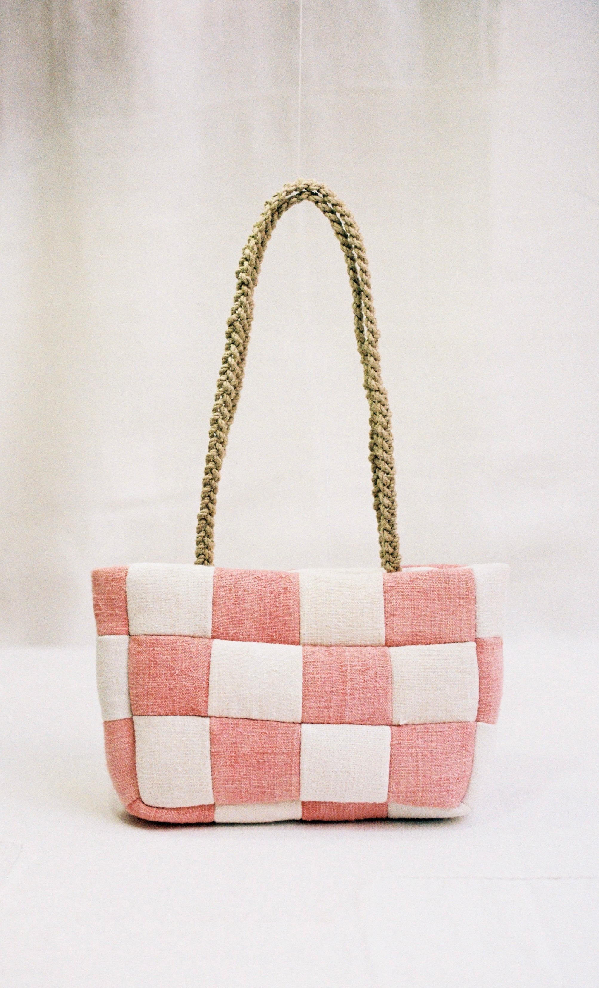 “The rubia tinctorum chess bag”